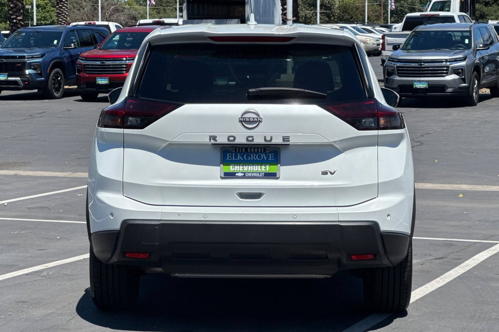 Used 2024 Nissan Rogue SV FWD image 4