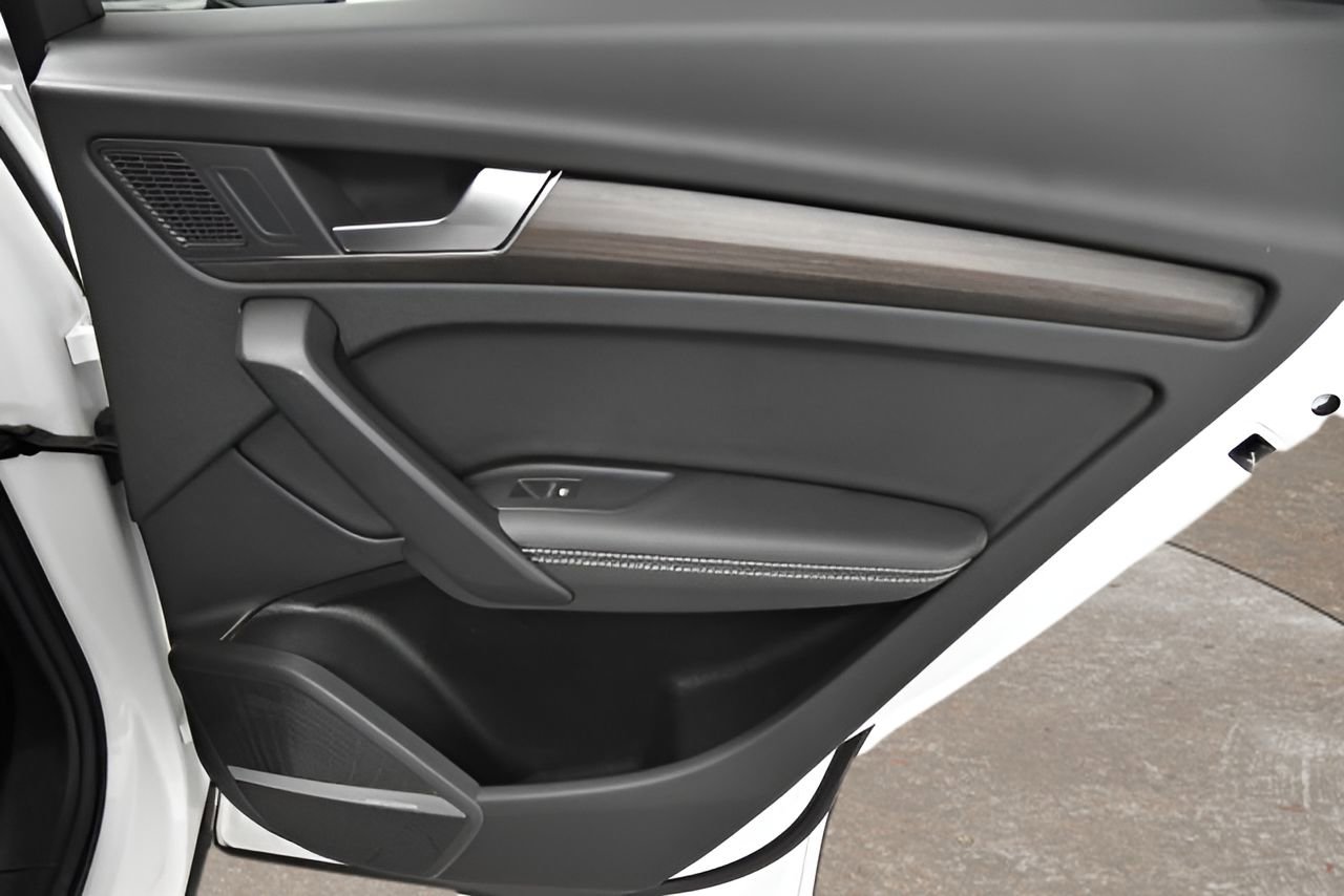 Used 2024 Audi Q5 2.0T Premium Plus image 38