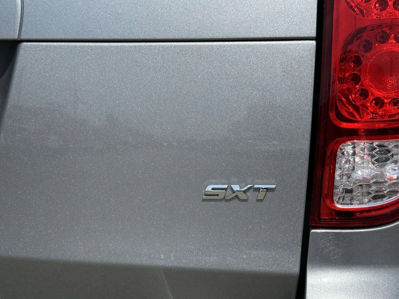 Used 2015 Dodge Grand Caravan SXT FWD image 35