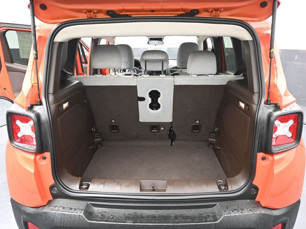 Used 2015 Jeep Renegade Latitude w/ Popular Equipment Group FWD image 24