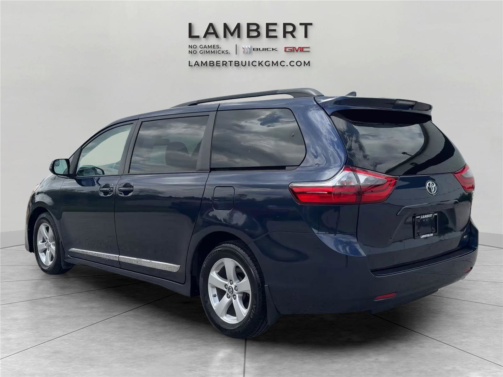 Used 2020 Toyota Sienna LE FWD image 4