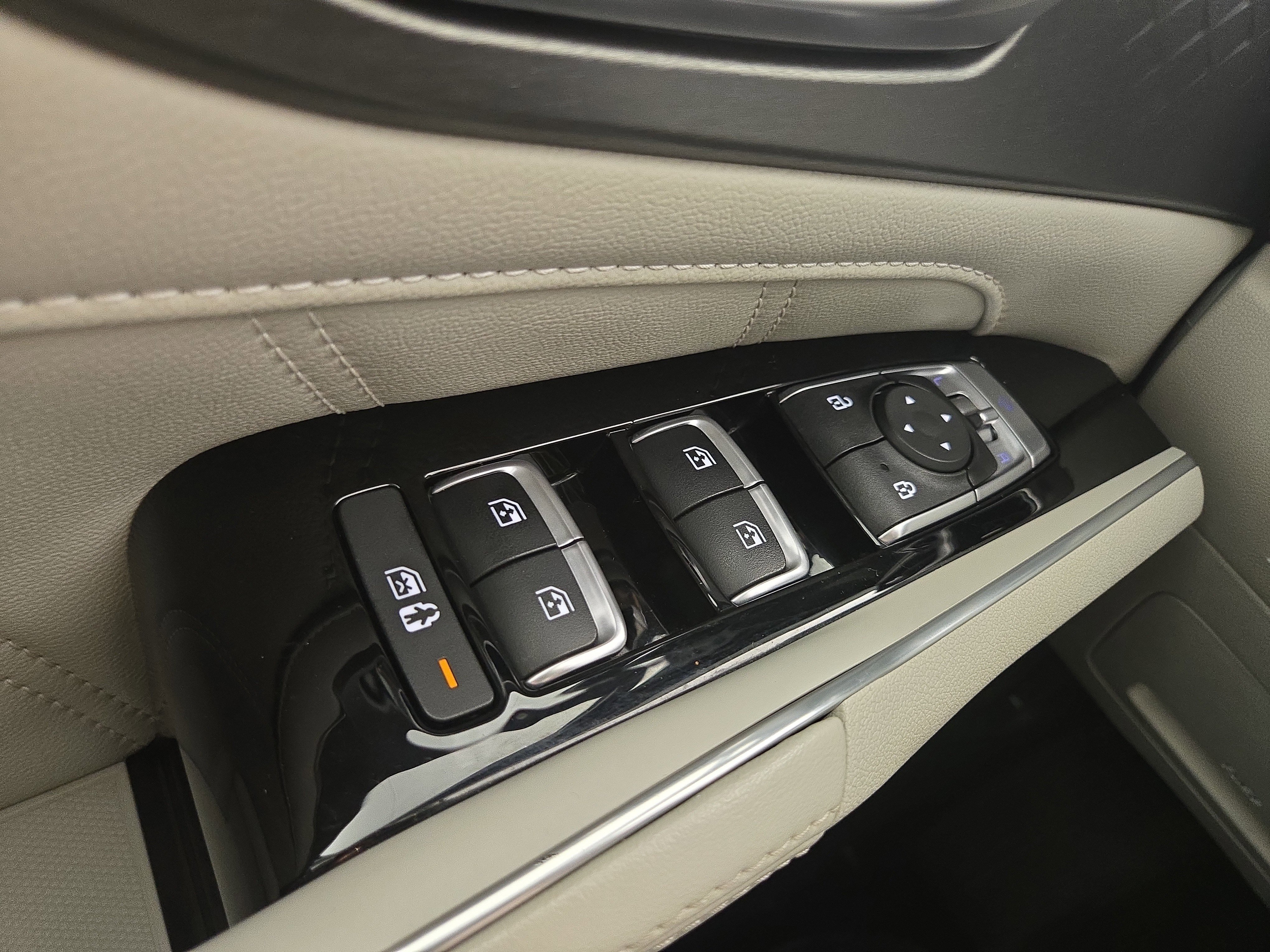 Used 2023 Kia Sorento SX image 28