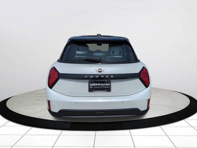 Used 2026 MINI Cooper 4-Door Hardtop image 4