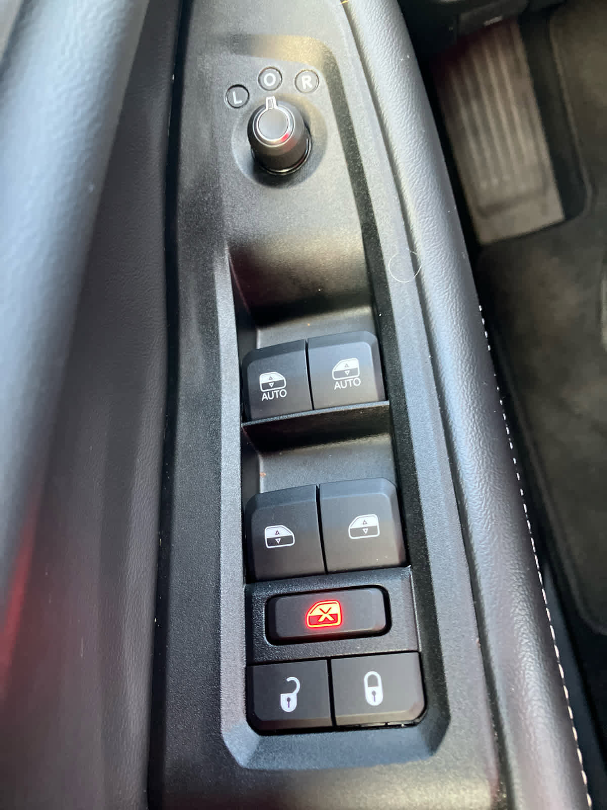 Used 2025 Jeep Grand Cherokee L Limited w/ Luxury Tech Group II image 13