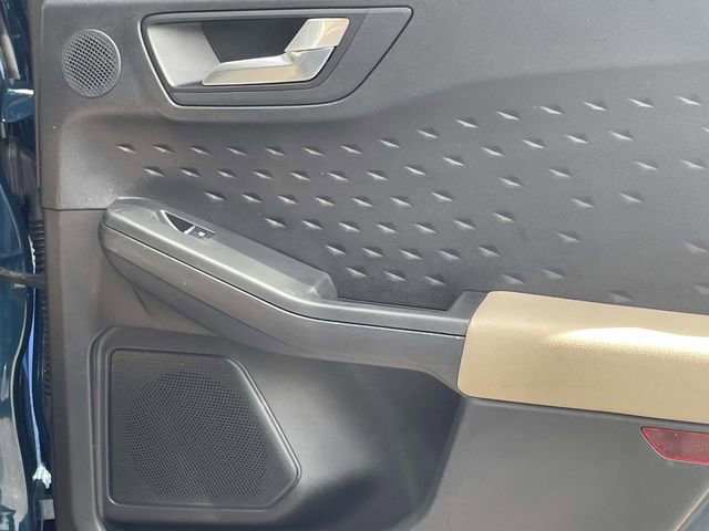 Certified 2020 Ford Escape Titanium image 27