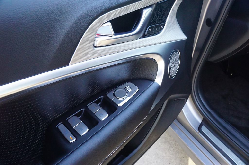 Certified 2026 Genesis G70 2.5T Prestige image 15