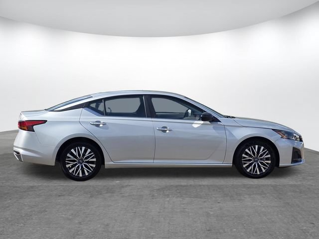 Used 2025 Nissan Altima 2.5 SV FWD video 3