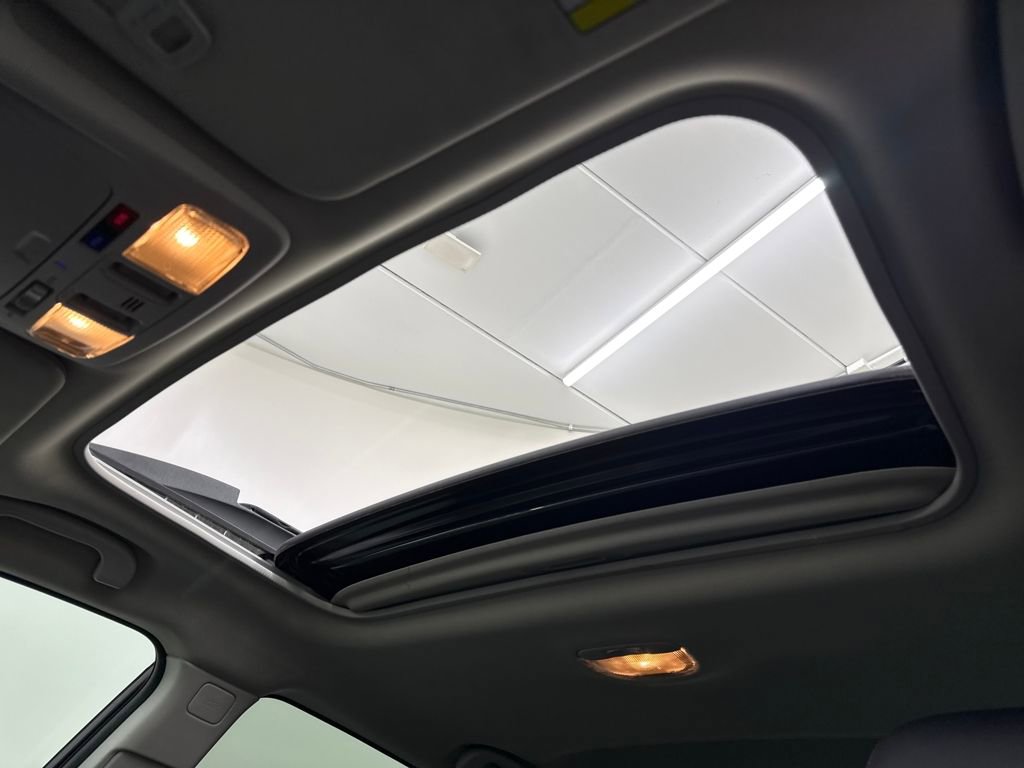 Used 2017 Subaru Outback 3.6R Limited image 24