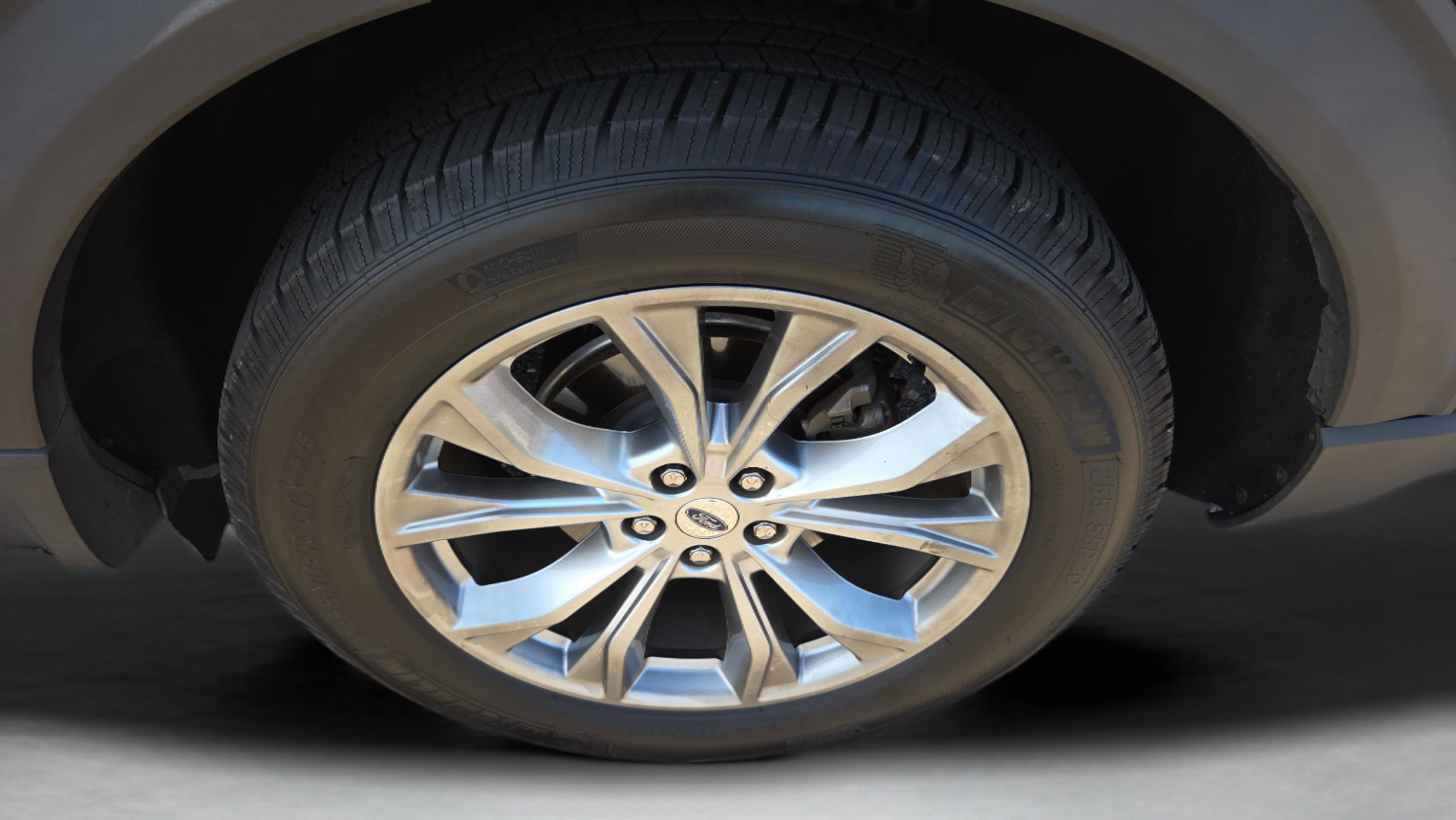 Used 2020 Ford Explorer XLT w/ Equipment Group 202A image 15