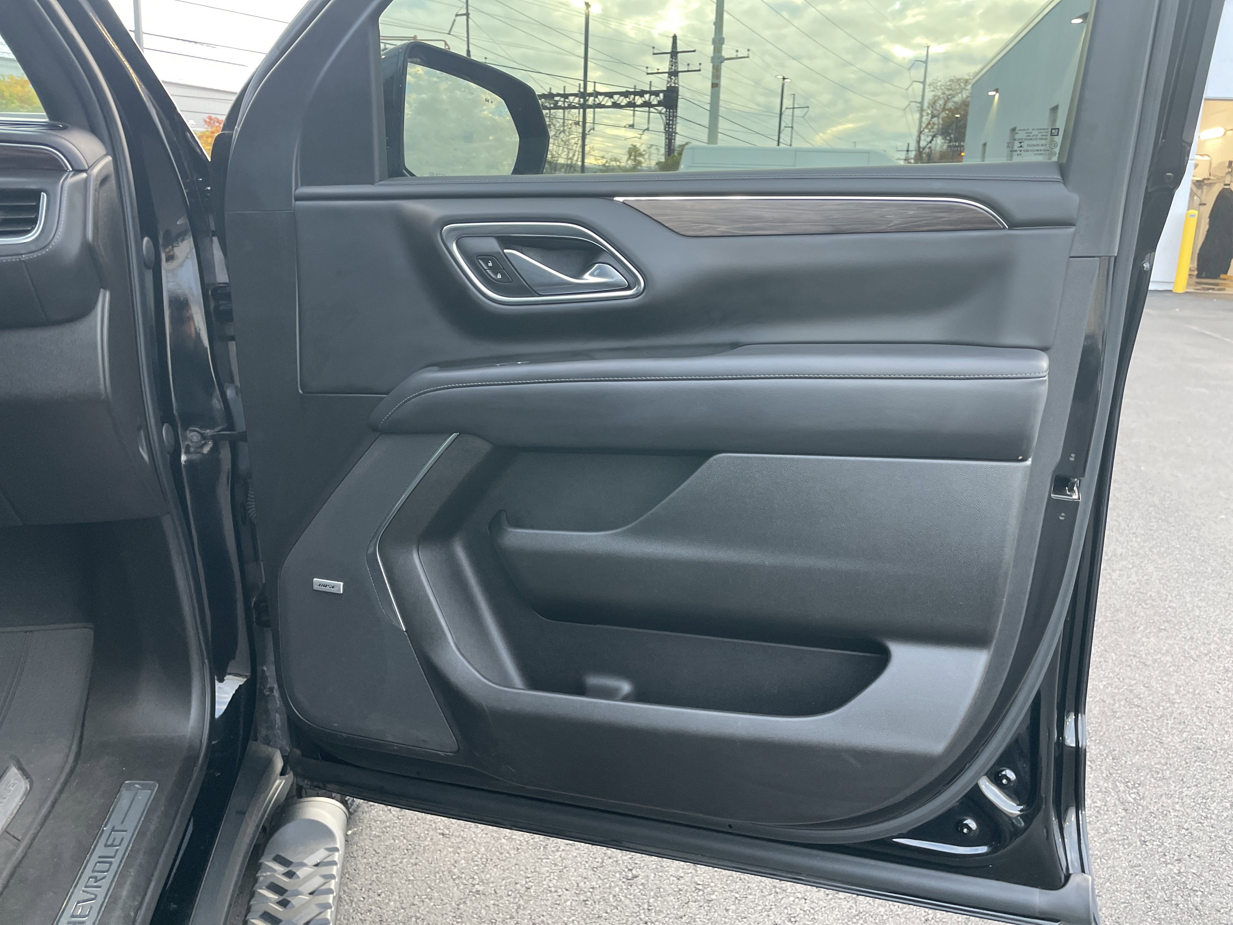 Used 2021 Chevrolet Tahoe Z71 w/ Luxury Package image 10