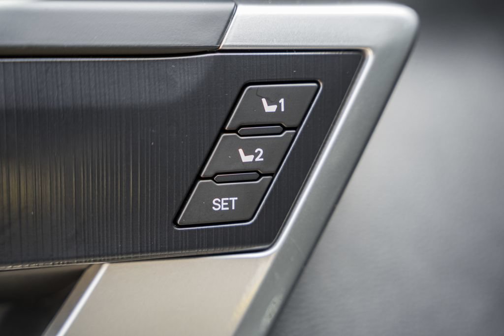 Used 2025 Toyota Tundra Platinum AWD/4WD image 47