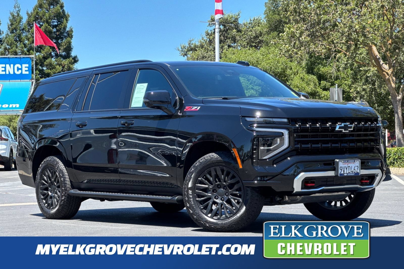 Used 2026 Chevrolet Suburban Z71 w/ Comfort Package AWD/4WD image 1