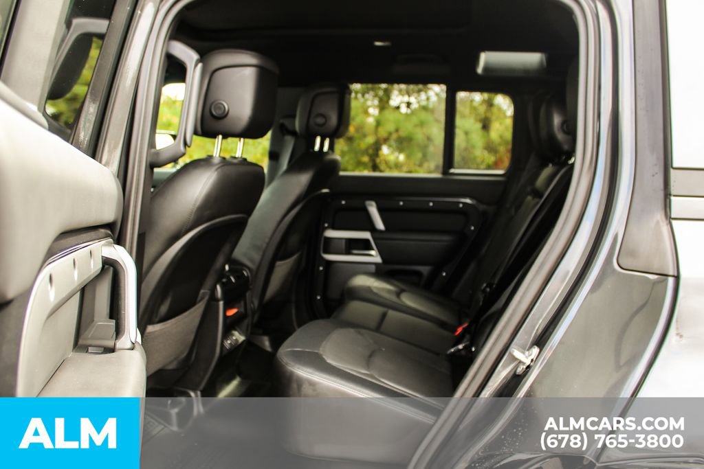 Used 2024 Land Rover Defender 110 X-Dynamic SE image 18