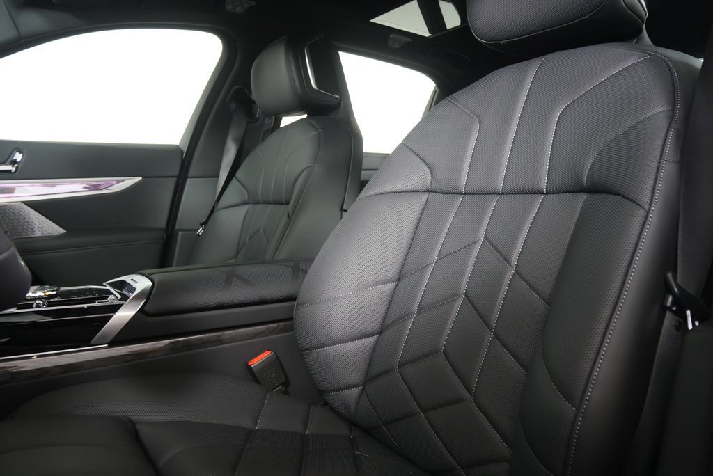 New 2026 BMW i7 xDrive60 w/ M Sport Package RWD image 10