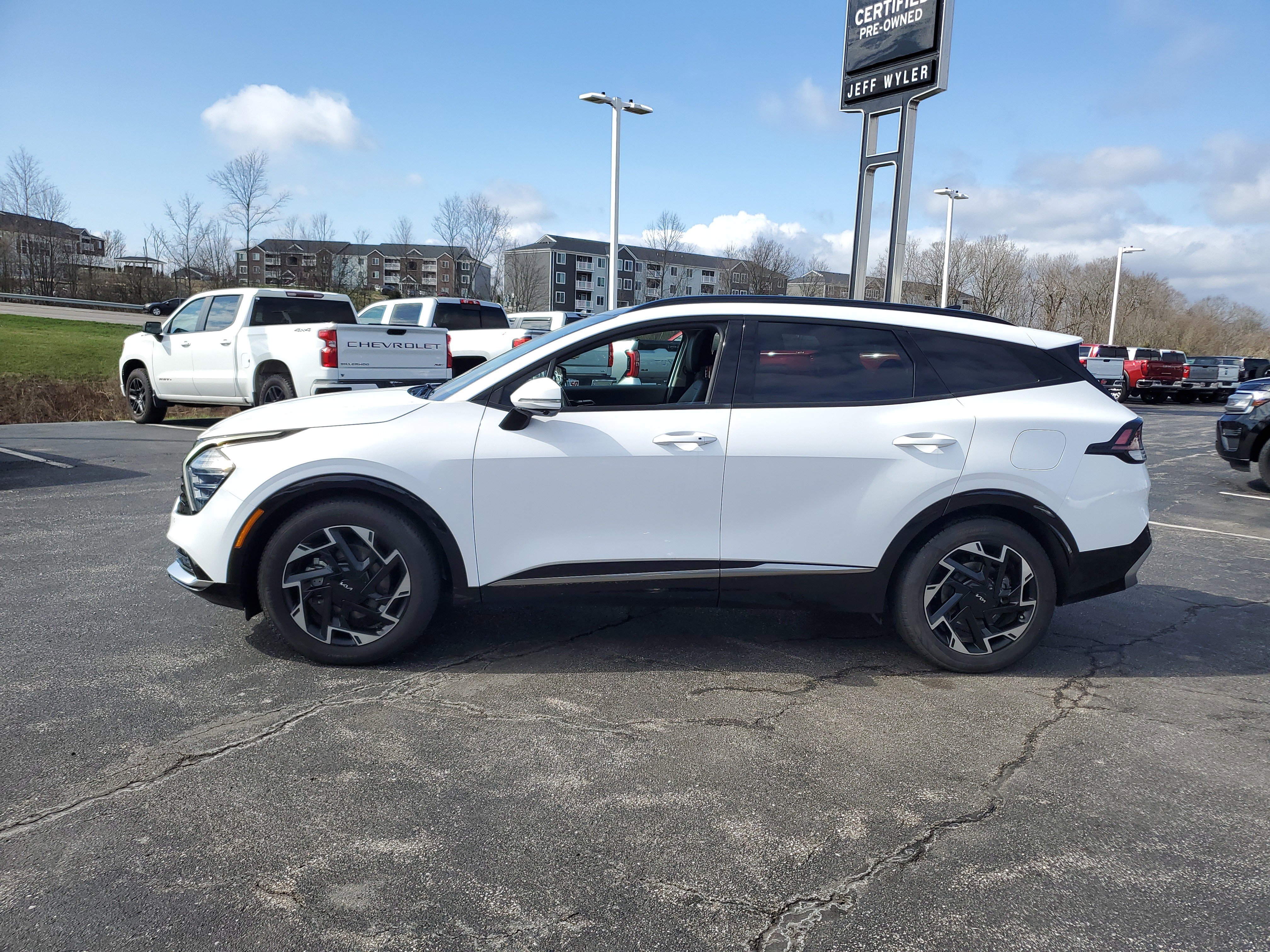 Used 2023 Kia Sportage SX image 7