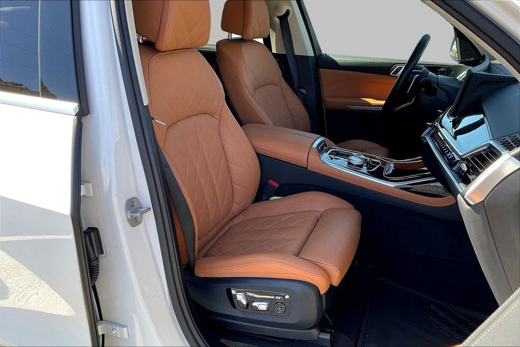 Used 2024 BMW X7 xDrive40i w/ Premium Package AWD/4WD image 29