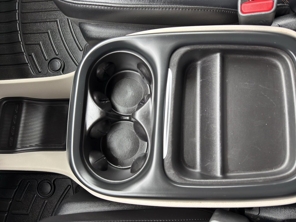 Used 2018 Chrysler Pacifica Touring-L image 21