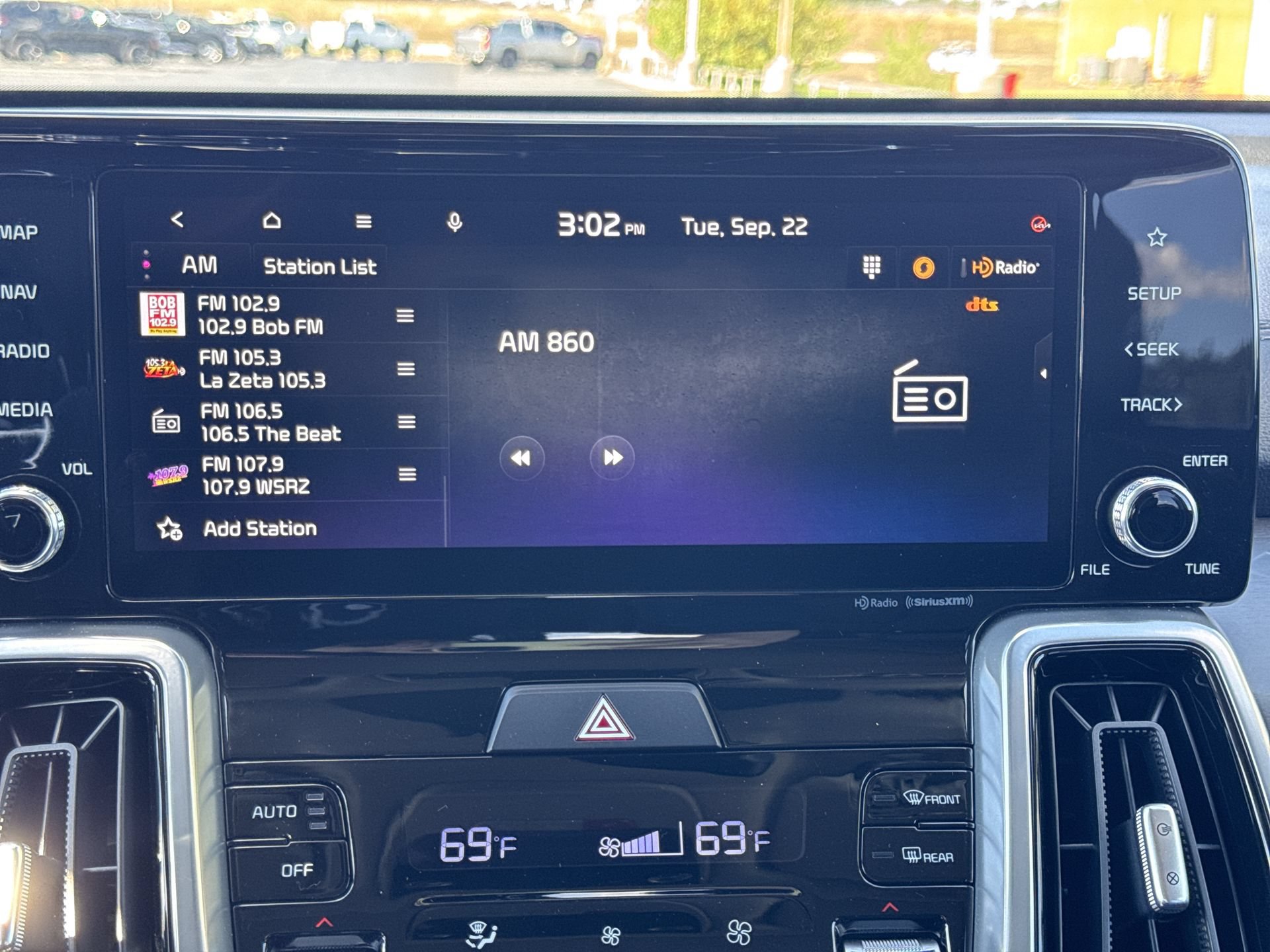 Used 2023 Kia Sorento SX AWD/4WD image 16