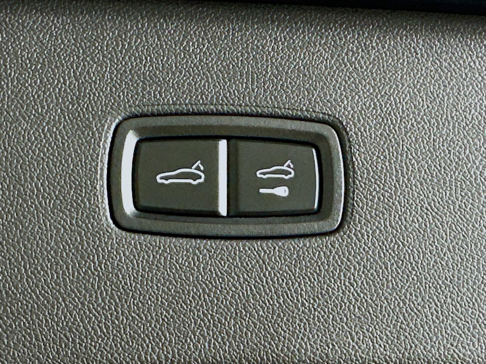 Used 2025 Porsche Cayenne E-Hybrid AWD/4WD image 42