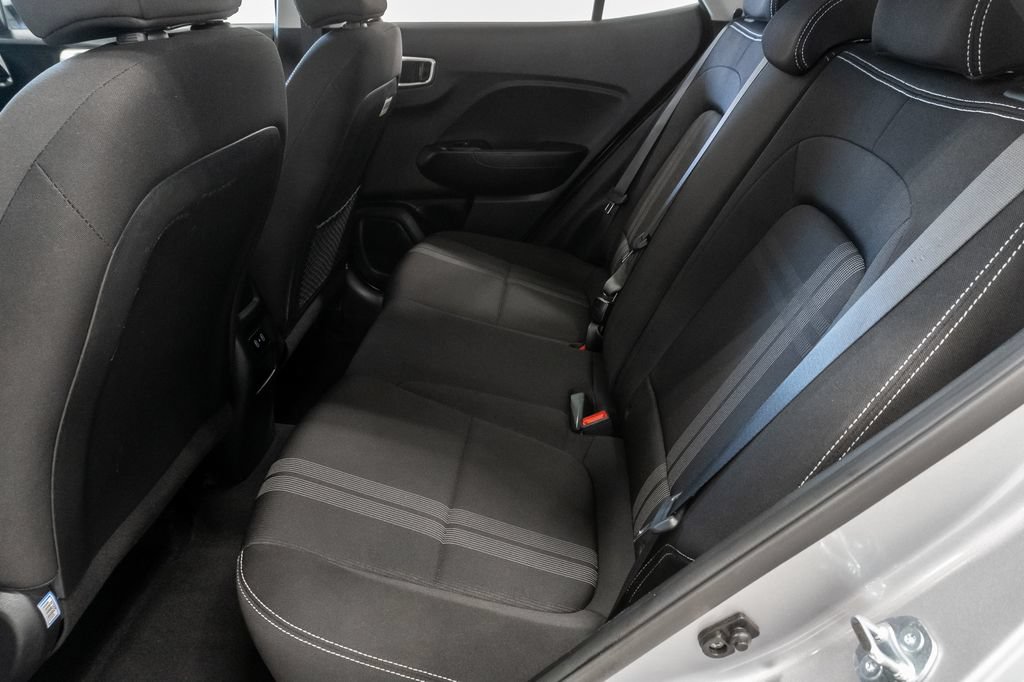 Used 2025 Hyundai Venue SEL FWD image 27