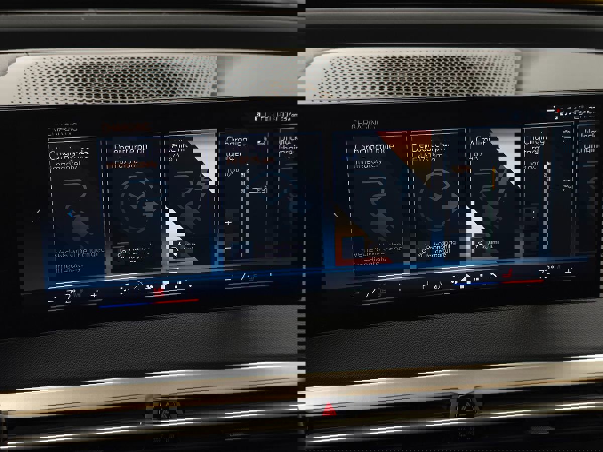 Used 2024 BMW iX xDrive50 w/ Premium Package image 44