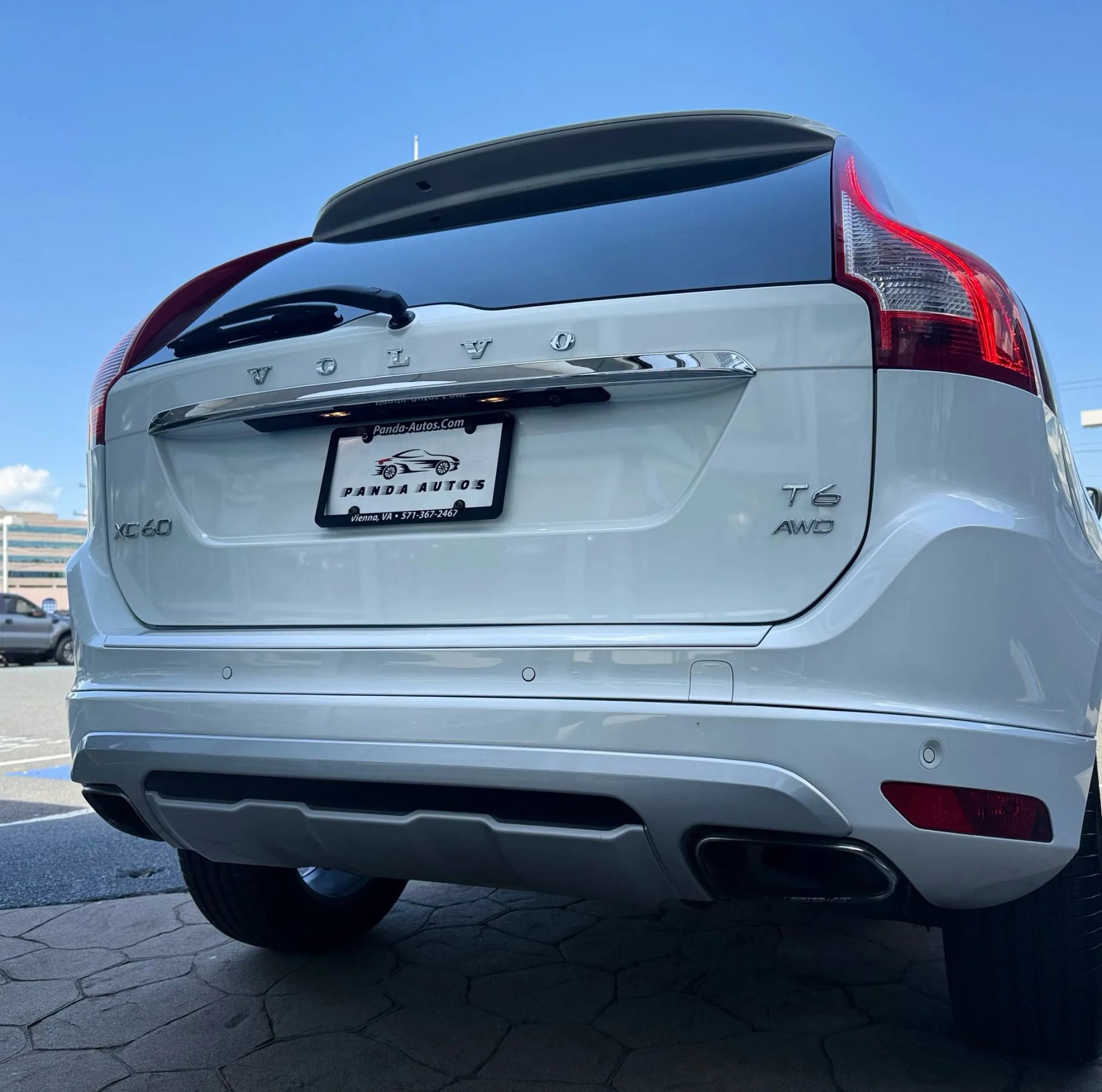 Used 2017 Volvo XC60 T6 Dynamic w/ Preferred Option Package image 50