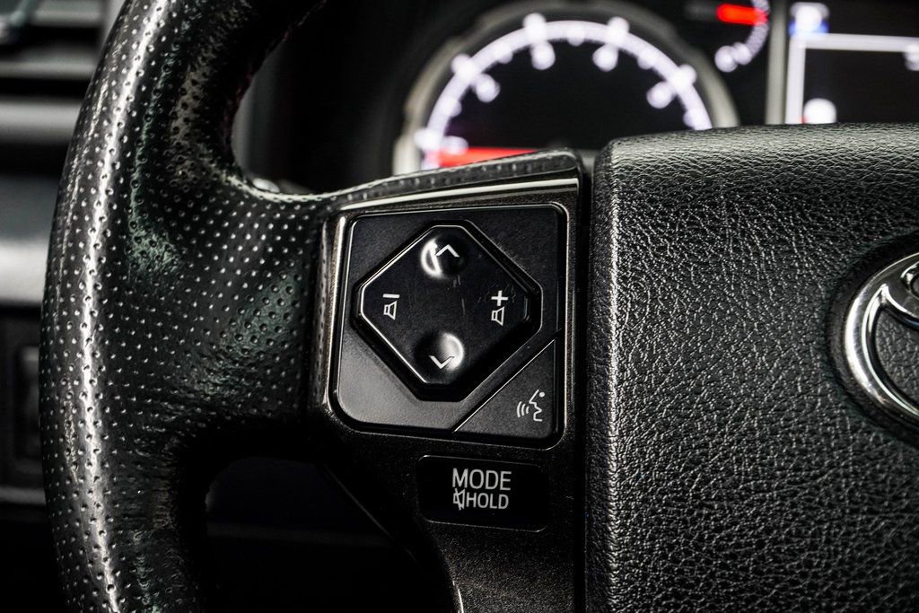 Used 2023 Toyota 4Runner TRD Off-Road Premium w/ Moonroof Package AWD/4WD image 30