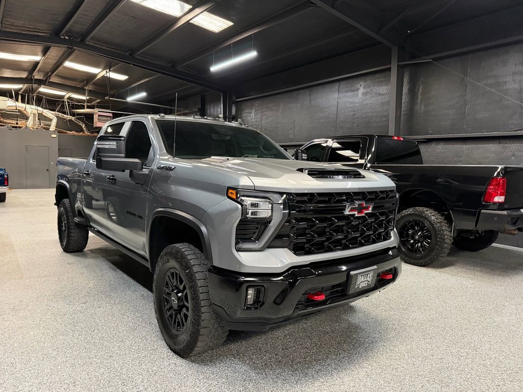 Used 2024 Chevrolet Silverado 2500 ZR2 w/ Technology Package AWD/4WD image 1
