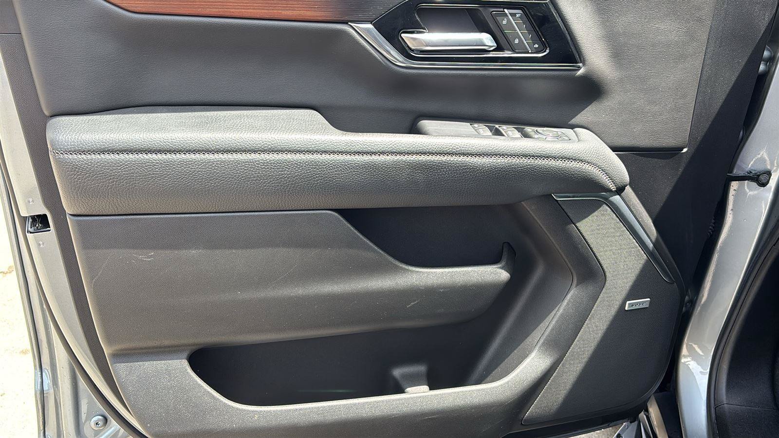 Certified 2025 GMC Yukon Denali AWD/4WD image 14