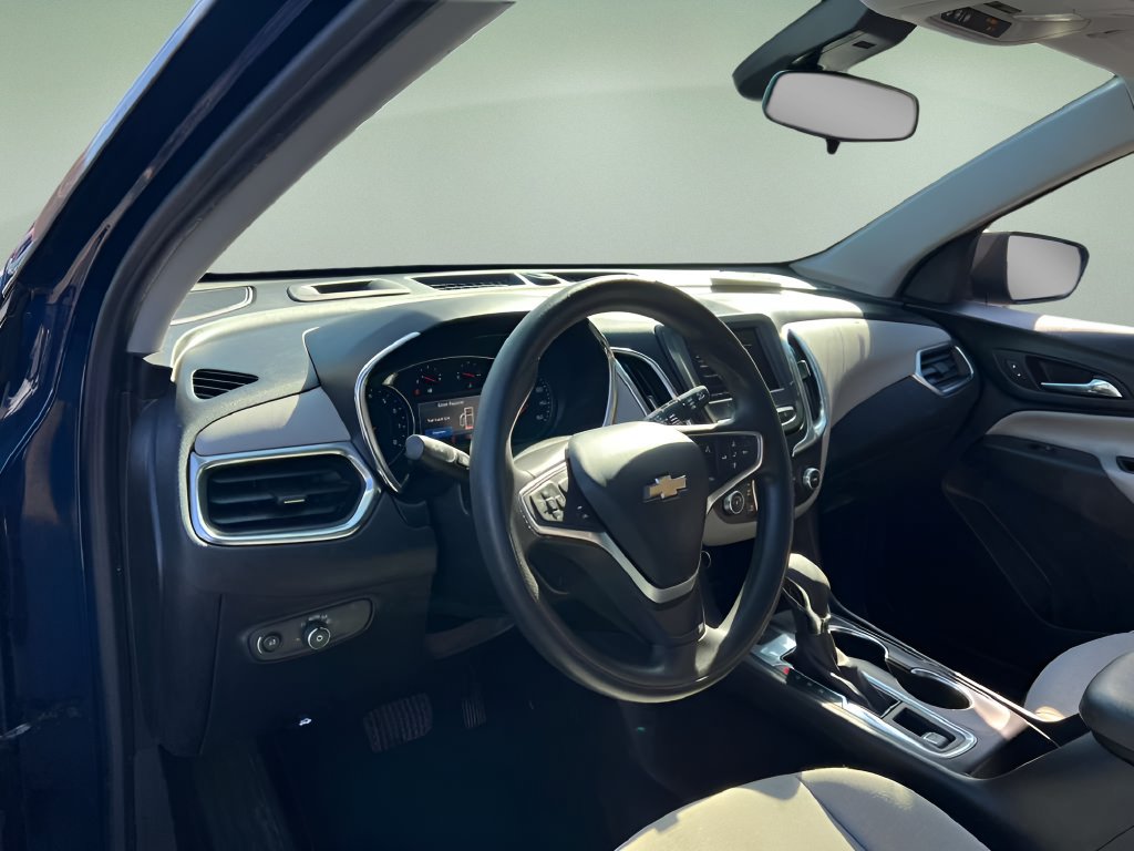 Used 2022 Chevrolet Equinox LS w/ LS Convenience Package AWD/4WD image 24