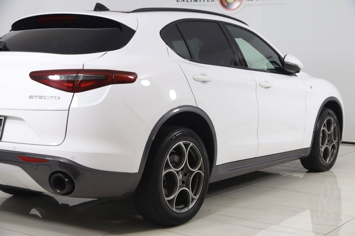 Used 2023 Alfa Romeo Stelvio Ti image 52