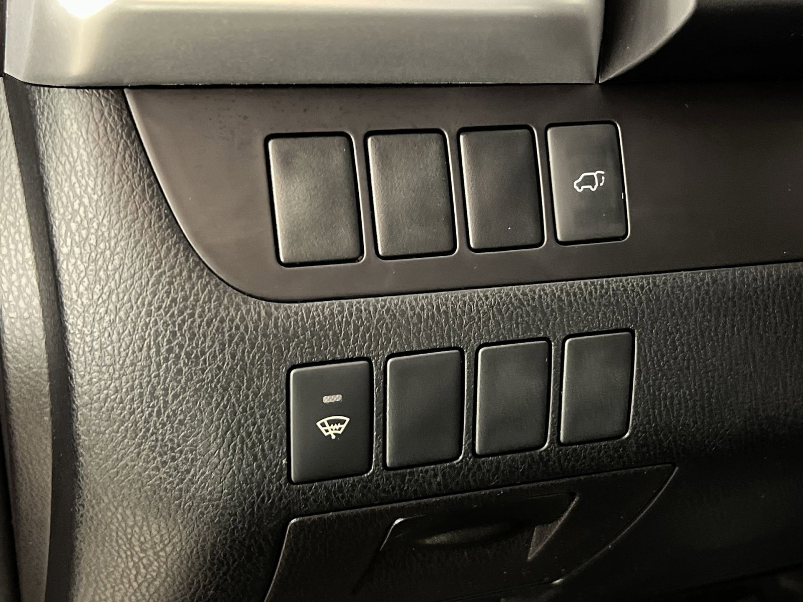 Used 2016 Toyota Highlander XLE image 32