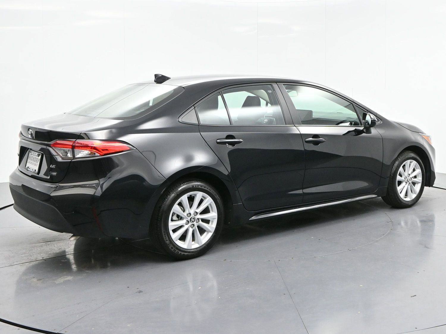 Used 2024 Toyota Corolla LE w/ LE Convenience Package image 7