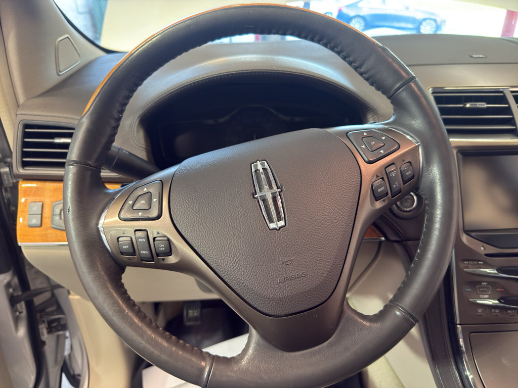 Used 2015 Lincoln MKX AWD w/ Equipment Group 102A image 18