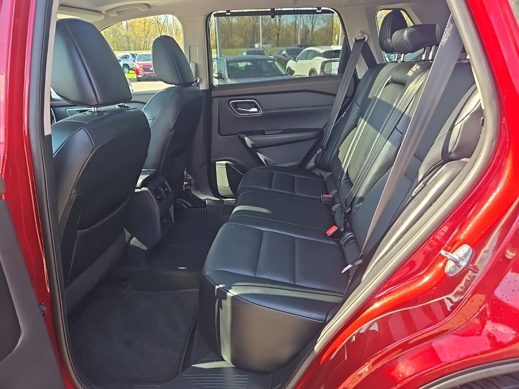 Used 2021 Nissan Rogue SV w/ Premium Package image 34