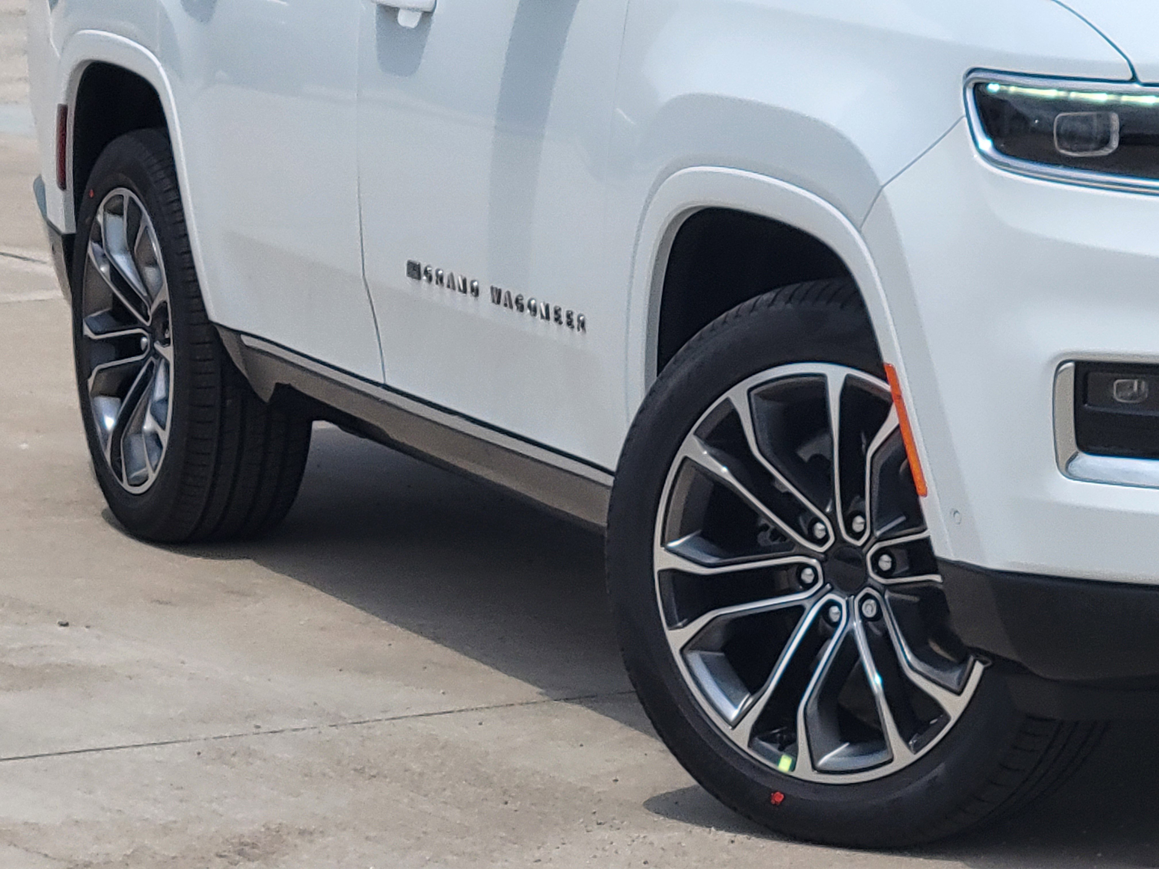 New 2025 Jeep Grand Wagoneer Series III w/ Rear Seat Video Group 1 image 10