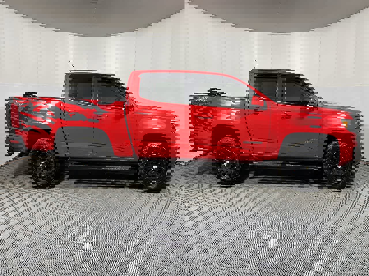 Used 2018 Chevrolet Colorado LT image 9