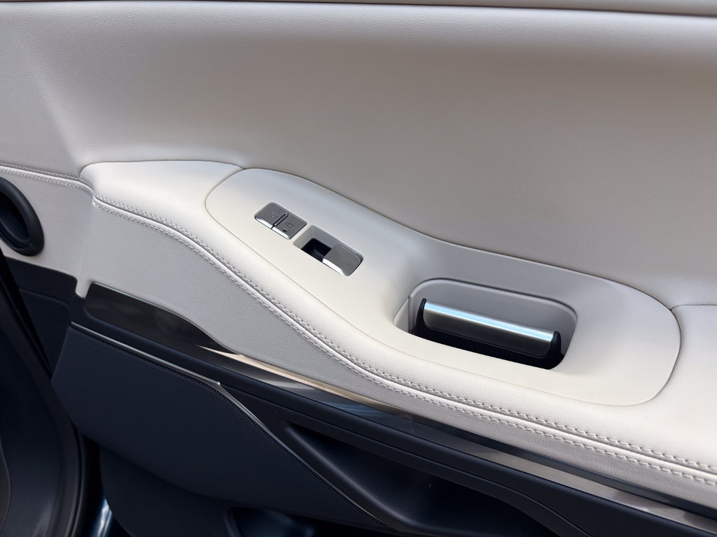 New 2027 Lincoln Navigator Premiere AWD/4WD image 39