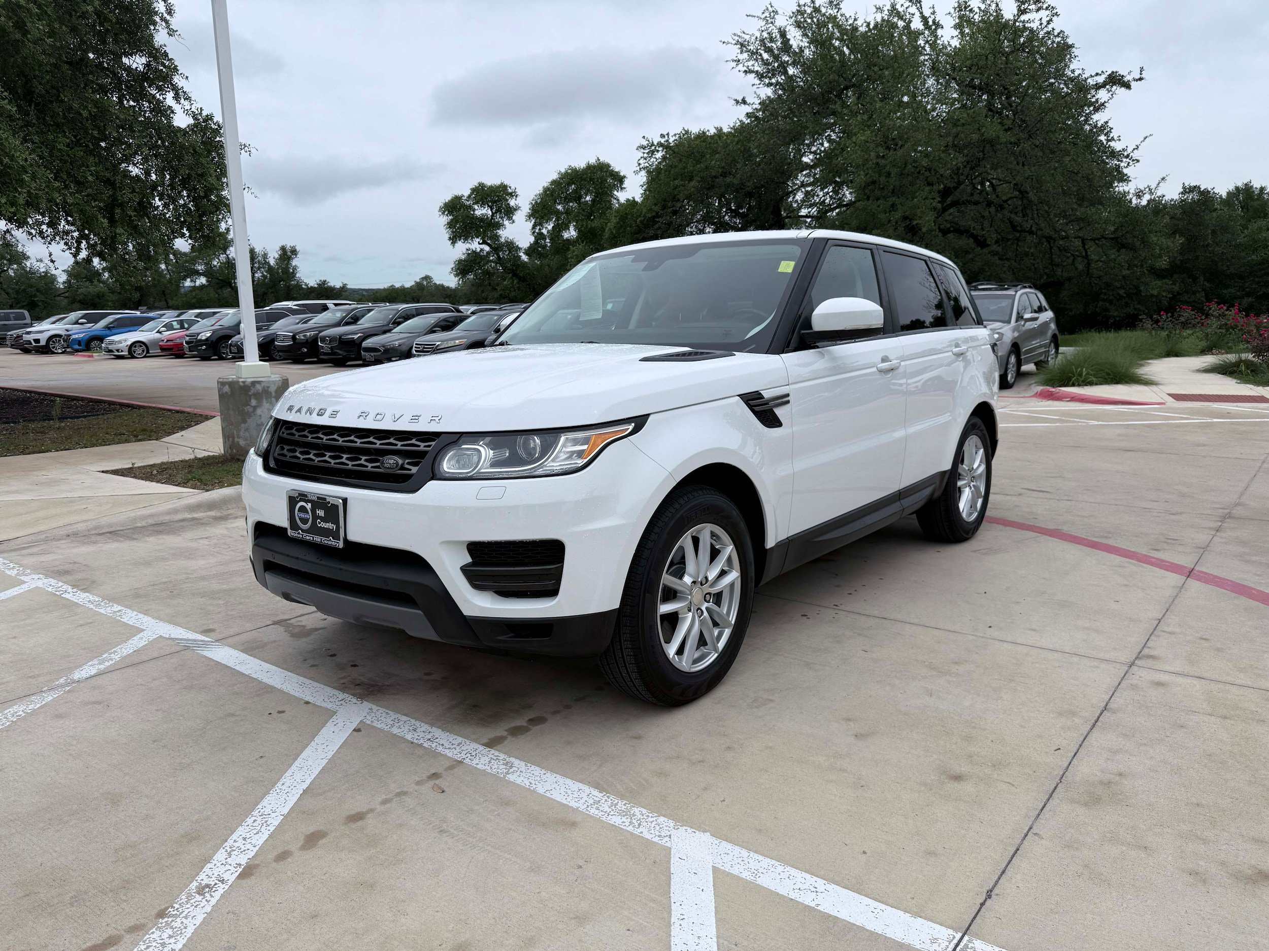 Used 2015 Land Rover Range Rover Sport HSE AWD/4WD image 2