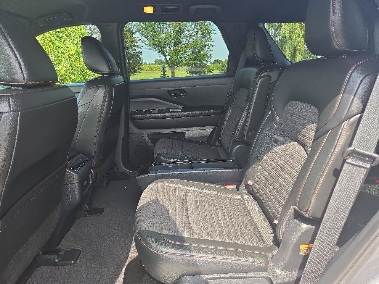 Used 2025 Nissan Pathfinder Rock Creek AWD/4WD image 12