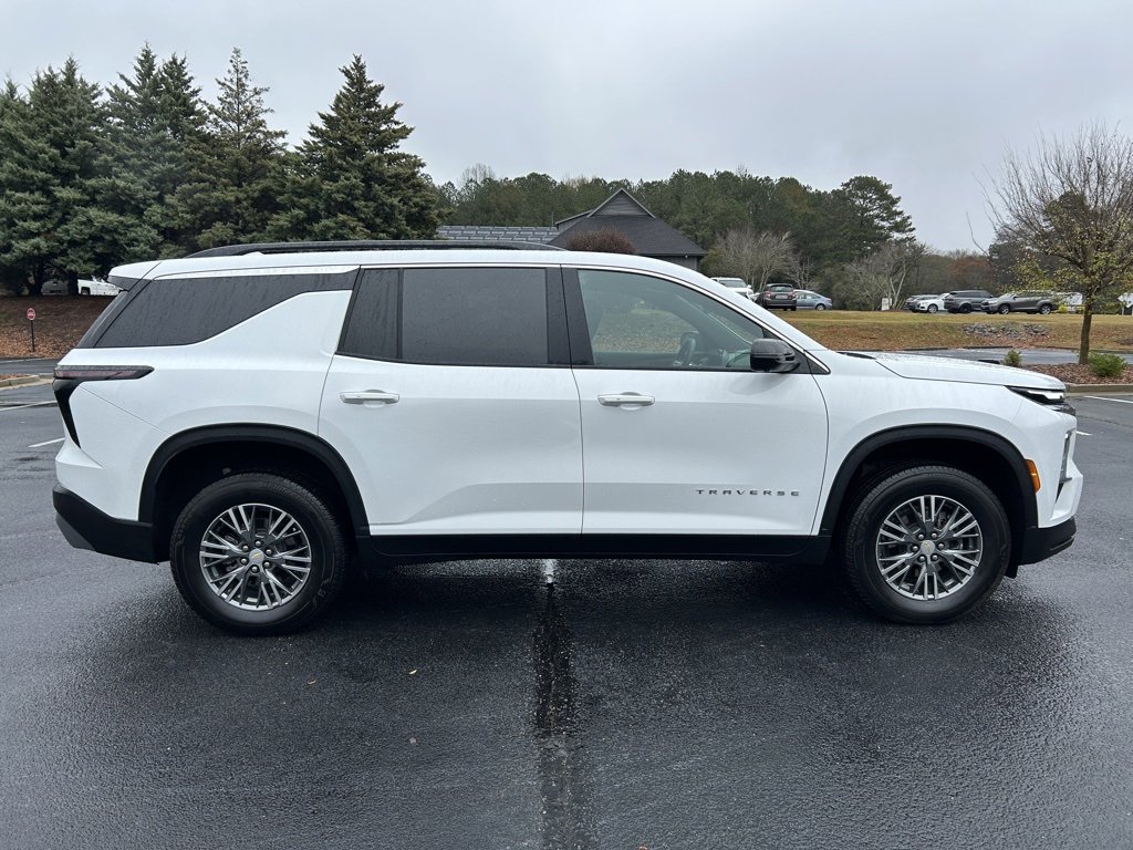 Used 2024 Chevrolet Traverse LT image 22