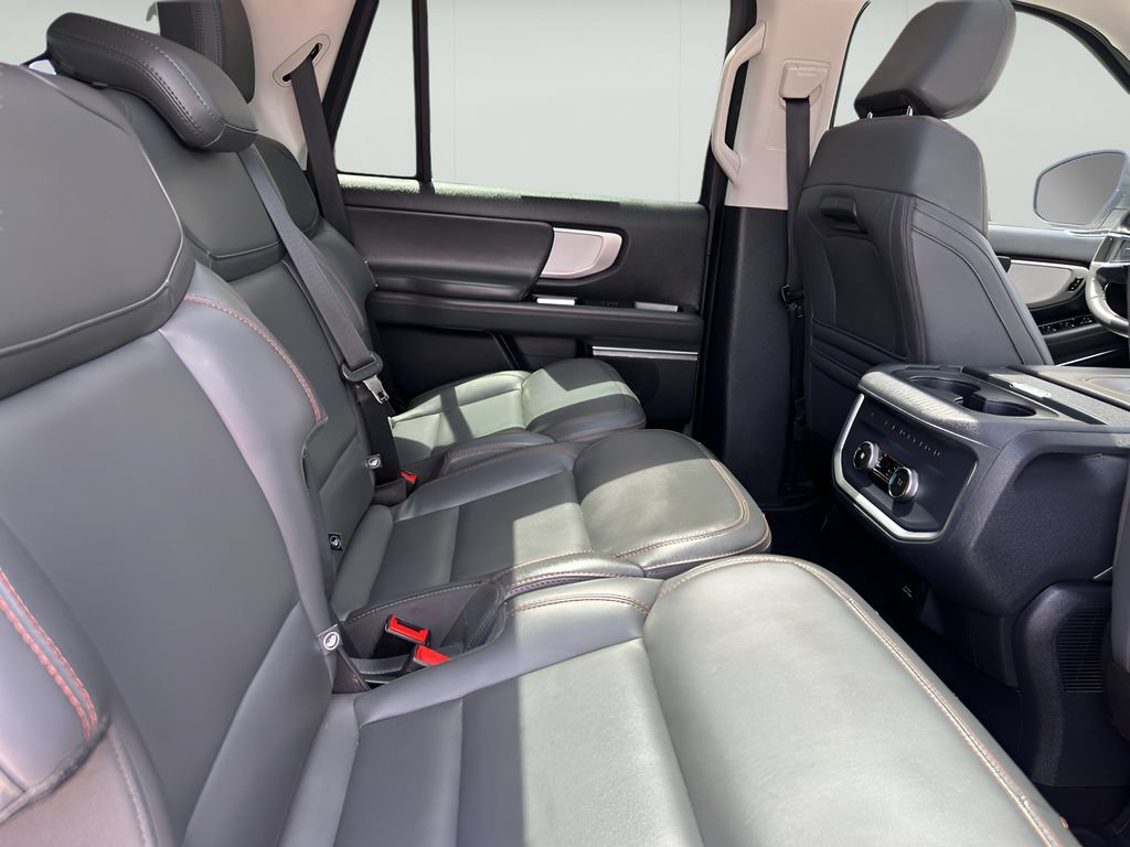 Used 2025 Ford Expedition Active AWD/4WD image 20