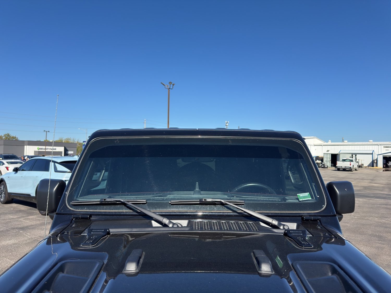 Used 2022 Jeep Wrangler Unlimited Rubicon w/ Cold Weather Group AWD/4WD image 25