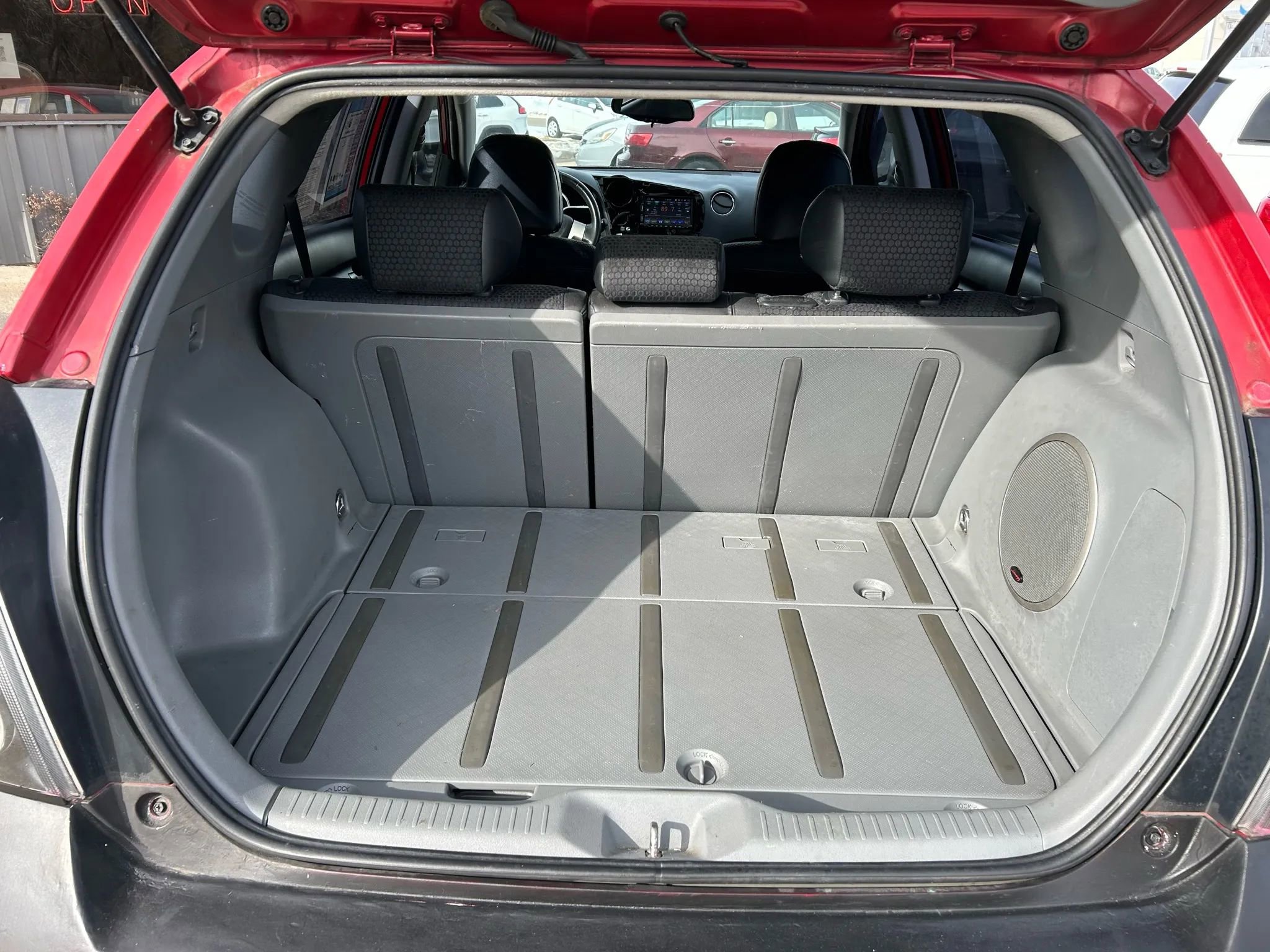 Used 2009 Pontiac Vibe GT FWD image 11