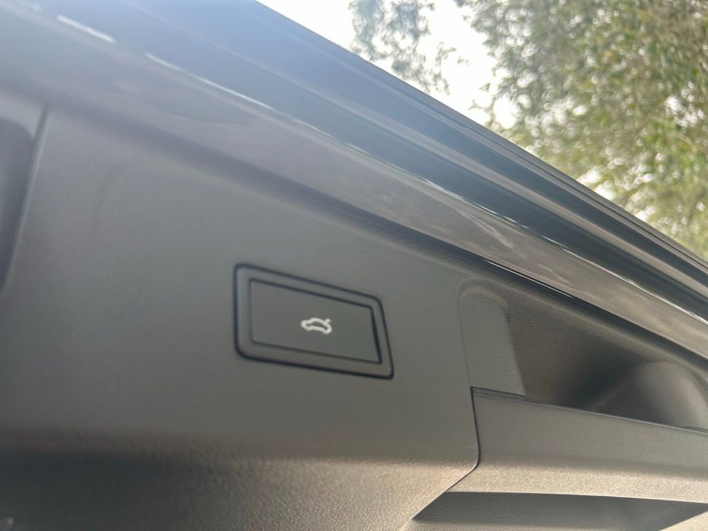 New 2026 Volkswagen Atlas SE image 40