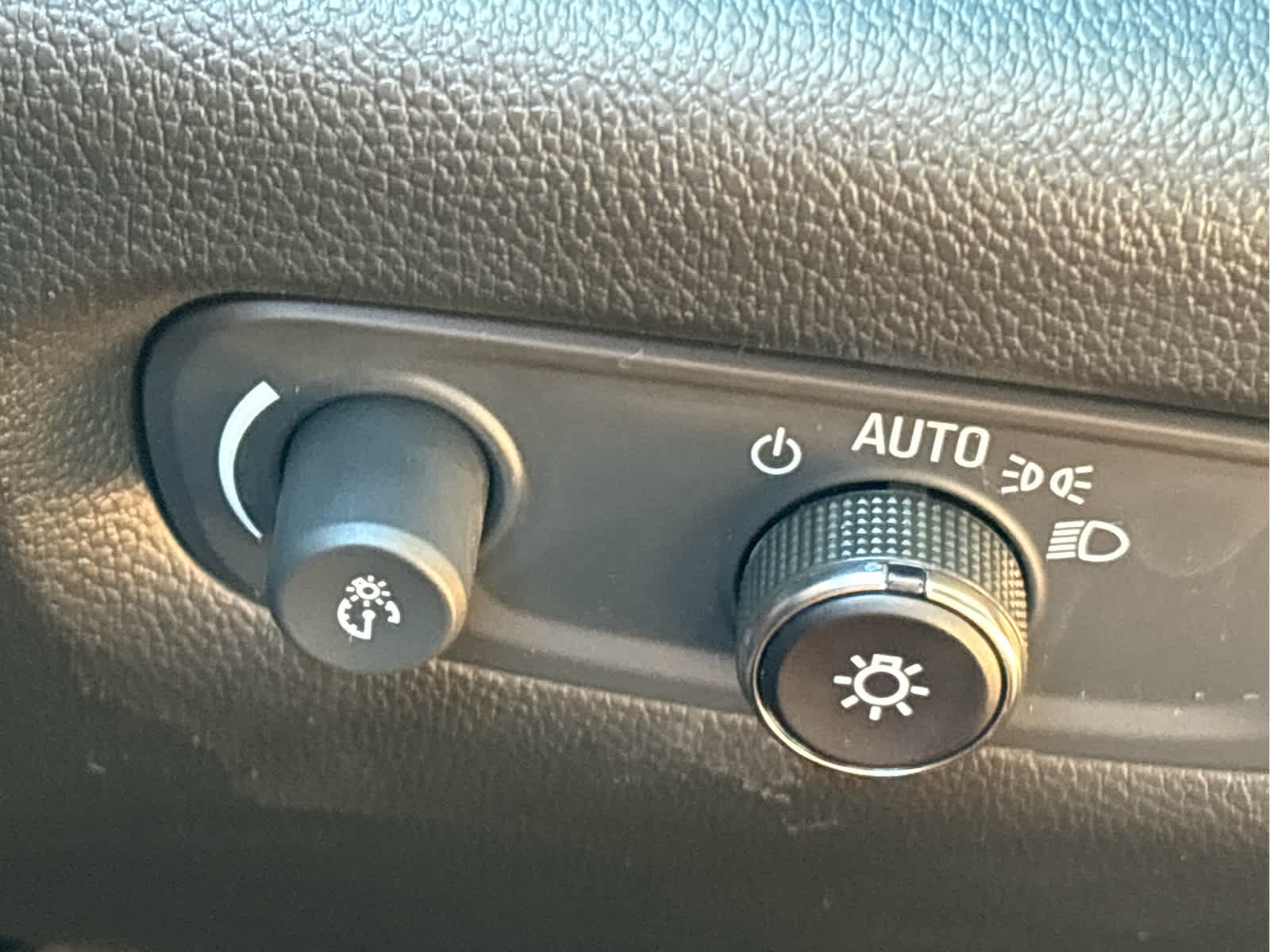 Certified 2023 Chevrolet Traverse LT FWD image 22