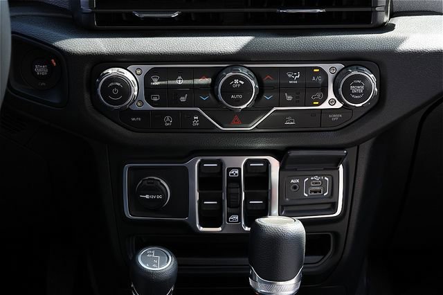 New 2025 Jeep Gladiator Sport image 14