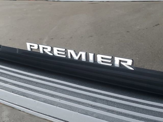 Used 2024 Chevrolet Suburban Premier AWD/4WD image 8