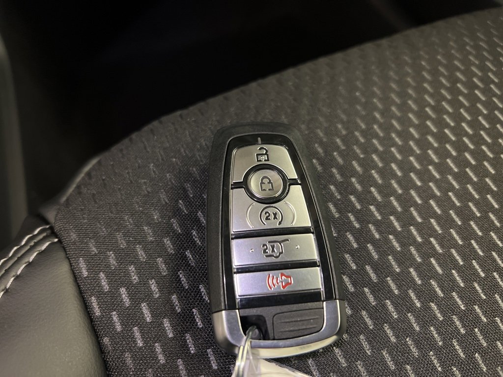 New 2025 Ford Escape SE image 35