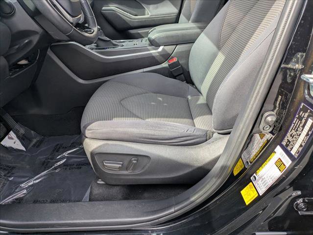 Used 2020 Toyota Highlander LE FWD image 12